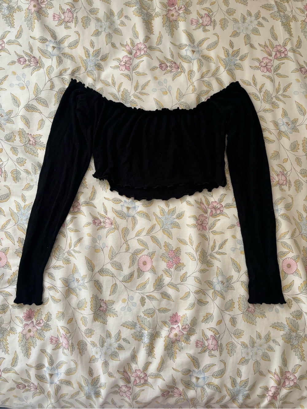 Forever 21 Black Off-the-Shoulder Long Sleeve Crop Top